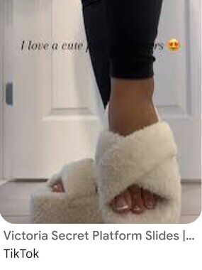 VS PINK Platform Slippers